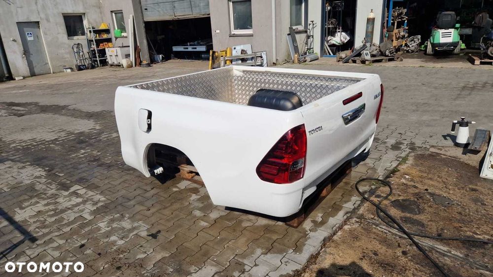 Paka toyota Hilux - 2