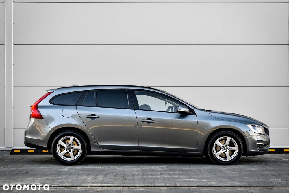 Volvo V60 D3 Drive-E Momentum - 16