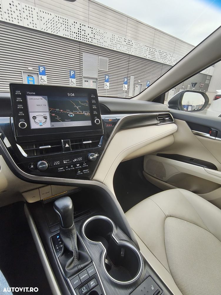 Toyota Camry 2.5 Dynamic - 6