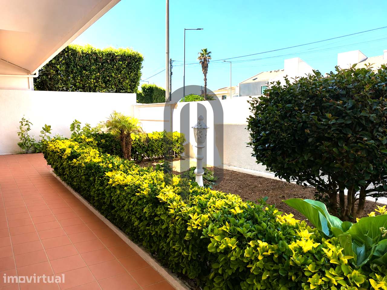 Moradia T4 independente em Miramar para arrendamento - Grande imagem: 3/51