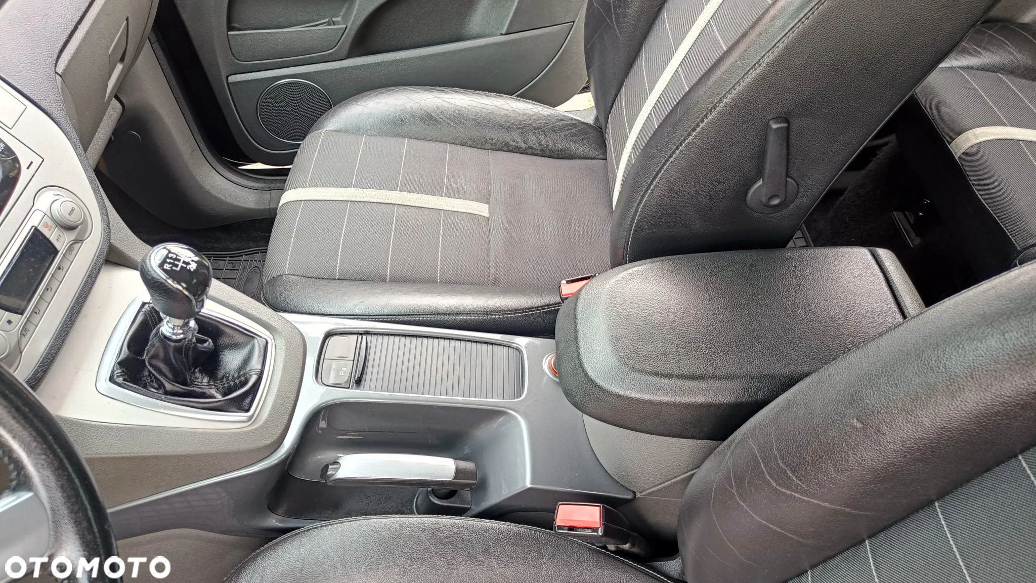 Ford Kuga 2.0 TDCi 4x4 Titanium - 21