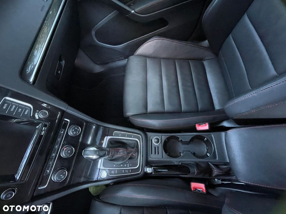 Volkswagen Golf 2.0 GTI DSG - 20