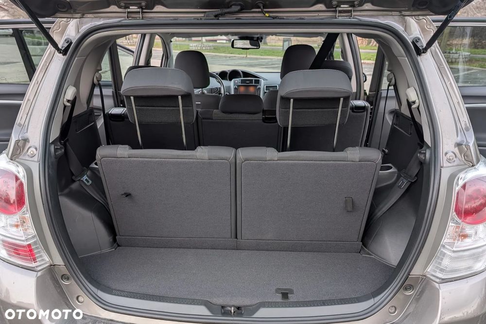 Toyota Verso 1.8 Premium 7os EU6 - 13