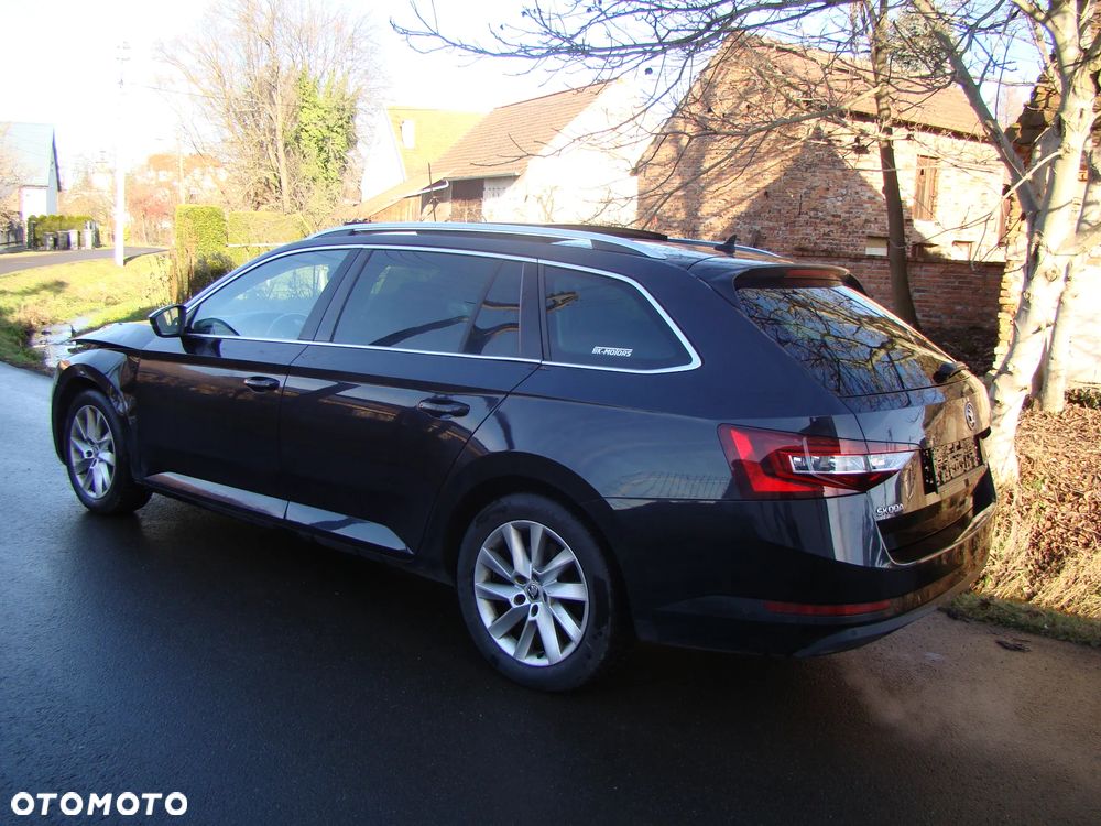Skoda Superb 1.6 TDI DSG Ambition - 2