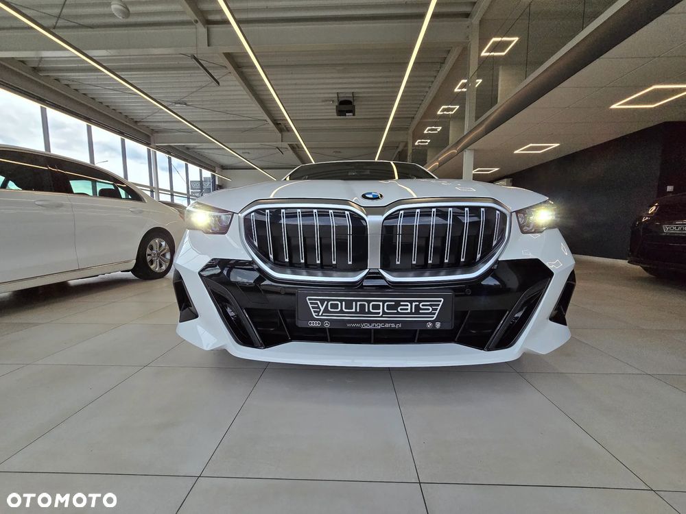 BMW Seria 5 520i mHEV M Sport - 4