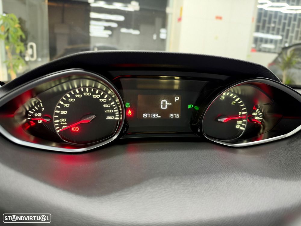 Peugeot 308 SW BlueHDi 120 EAT6 Stop & Start Allure - 19