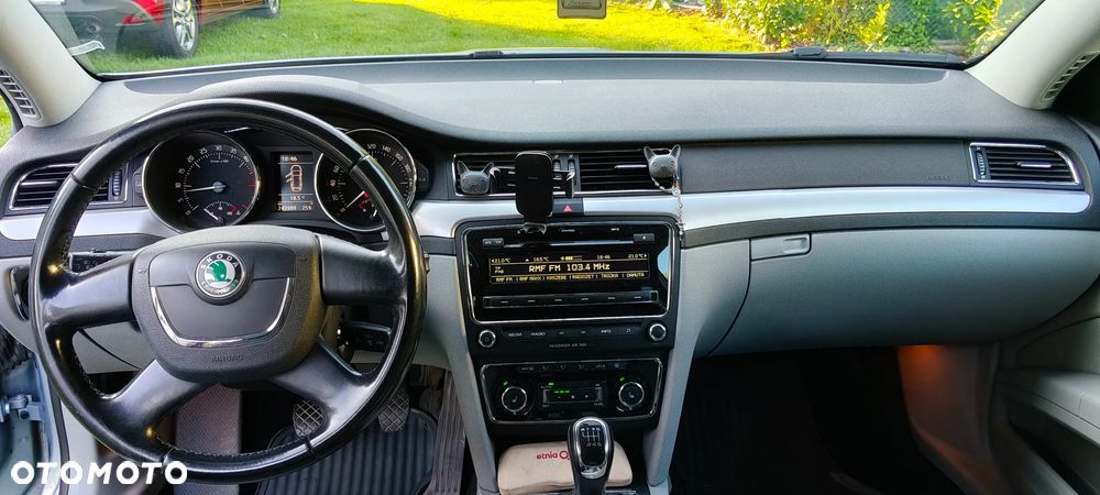 Skoda Superb 2.0 TDI Elegance - 8