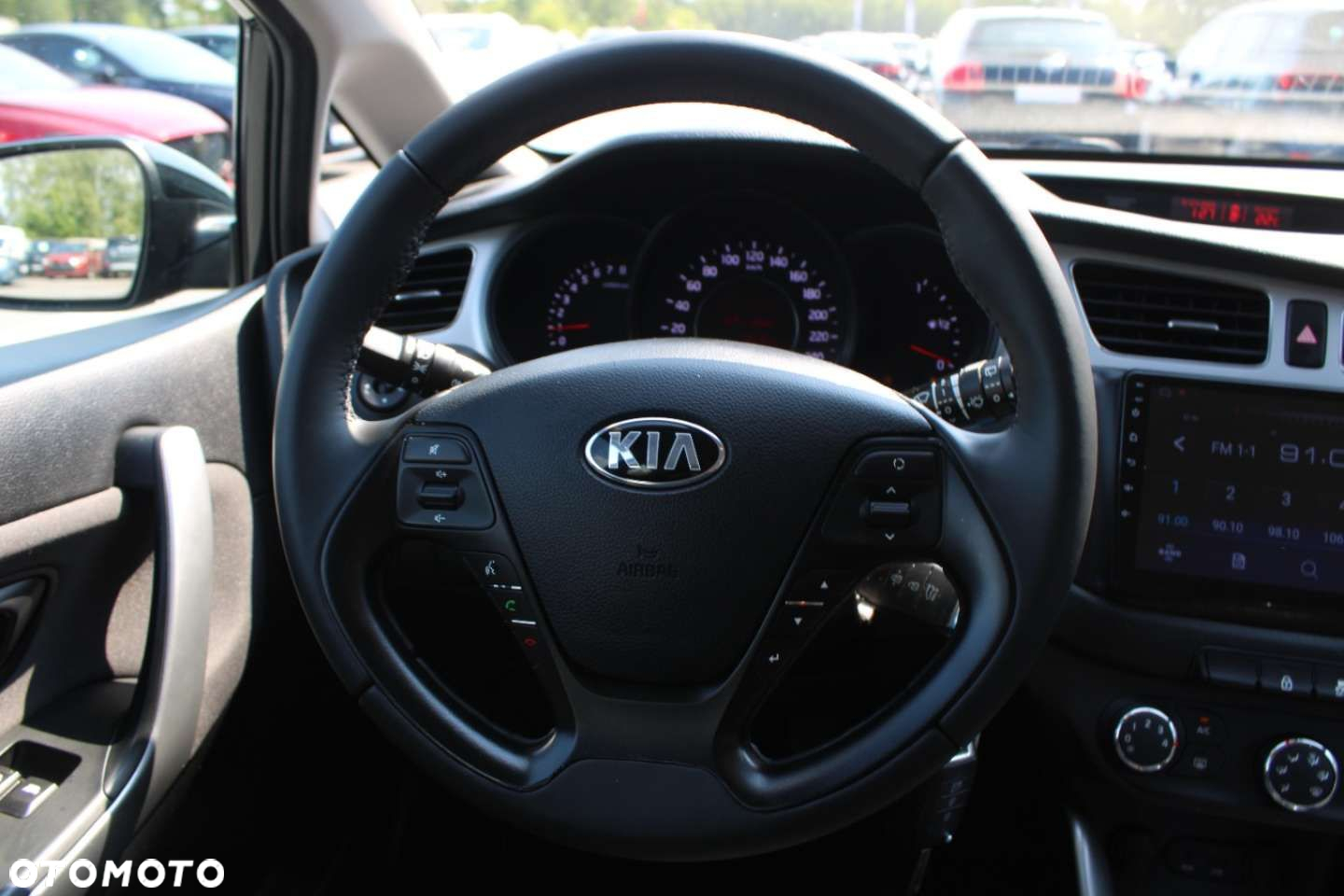 Kia Ceed - 27