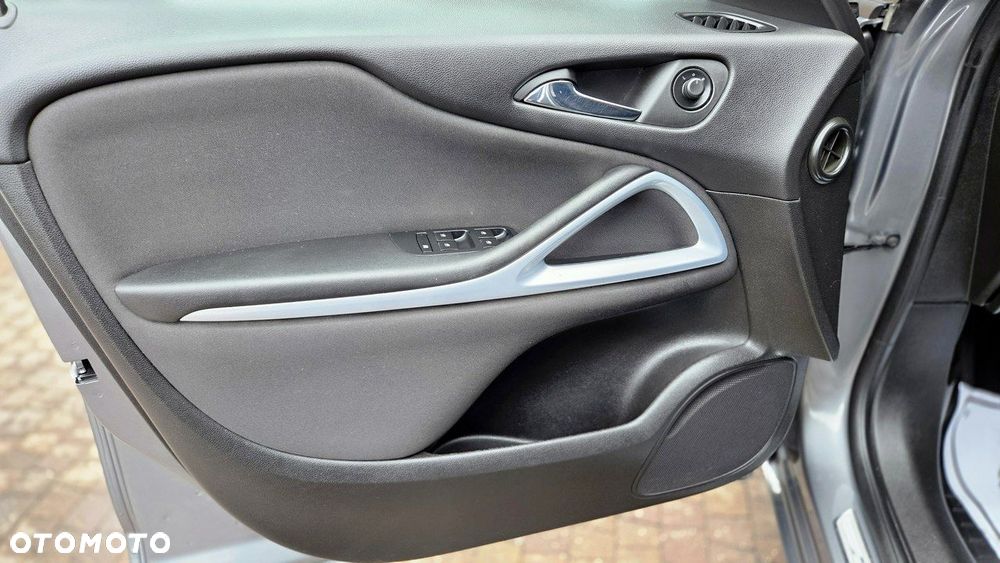 Opel Zafira 1.6 T 120 Lat S&S - 36