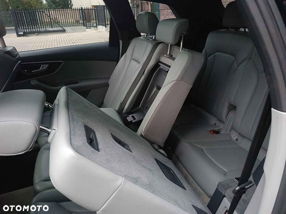 Audi Q7 - 10