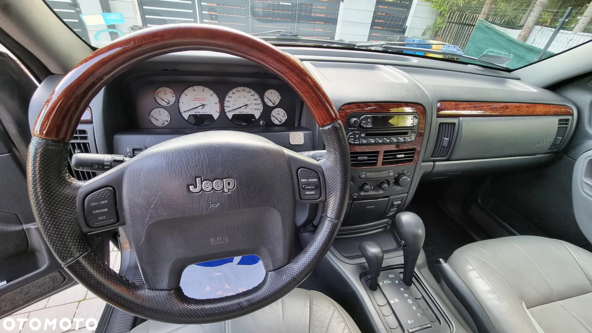 Jeep Grand Cherokee 4.7 Overland - 9