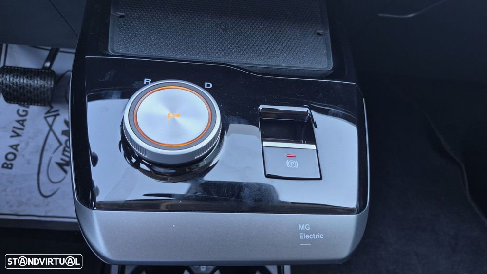 MG MG4 64 kWh Luxury - 10