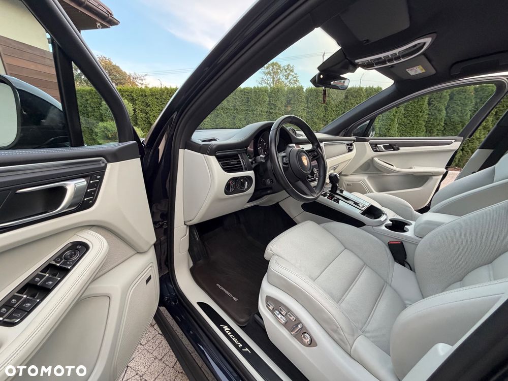 Porsche Macan T - 10