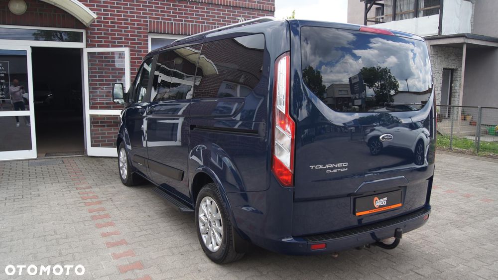 Ford Tourneo Custom 2.0 EcoBlue L1 Titanium - 9