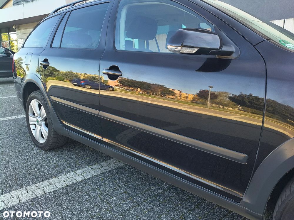 Skoda Octavia 2.0 TDI DPF 4x4 Scout - 32