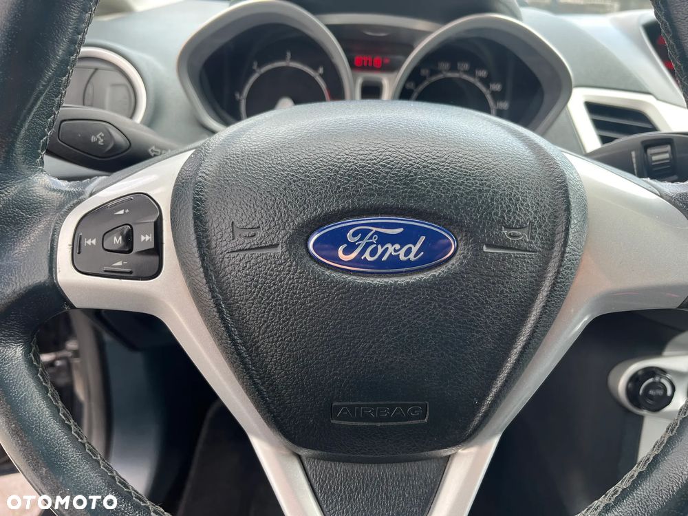 Ford Fiesta 1.6 TDCi Titanium X - 28