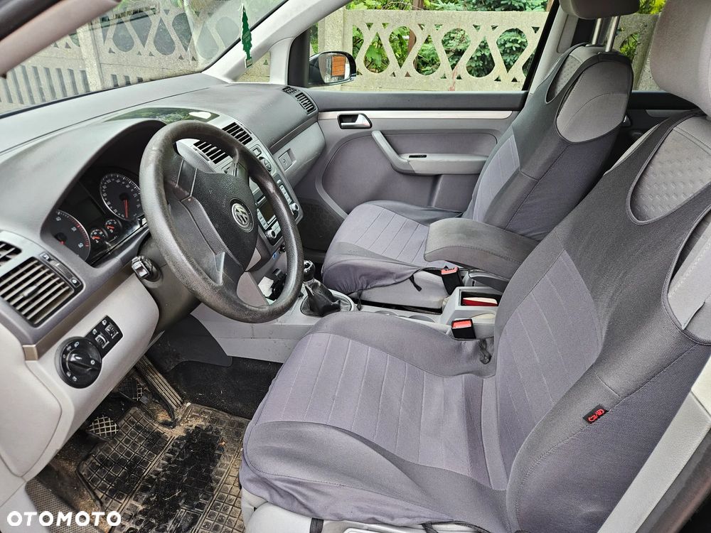 Volkswagen Touran - 6
