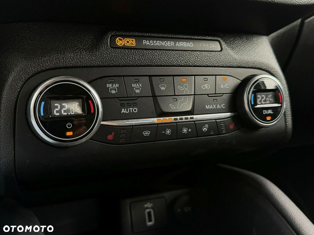 Ford Focus 1.0 EcoBoost Hybrid TITANIUM DESIGN - 18
