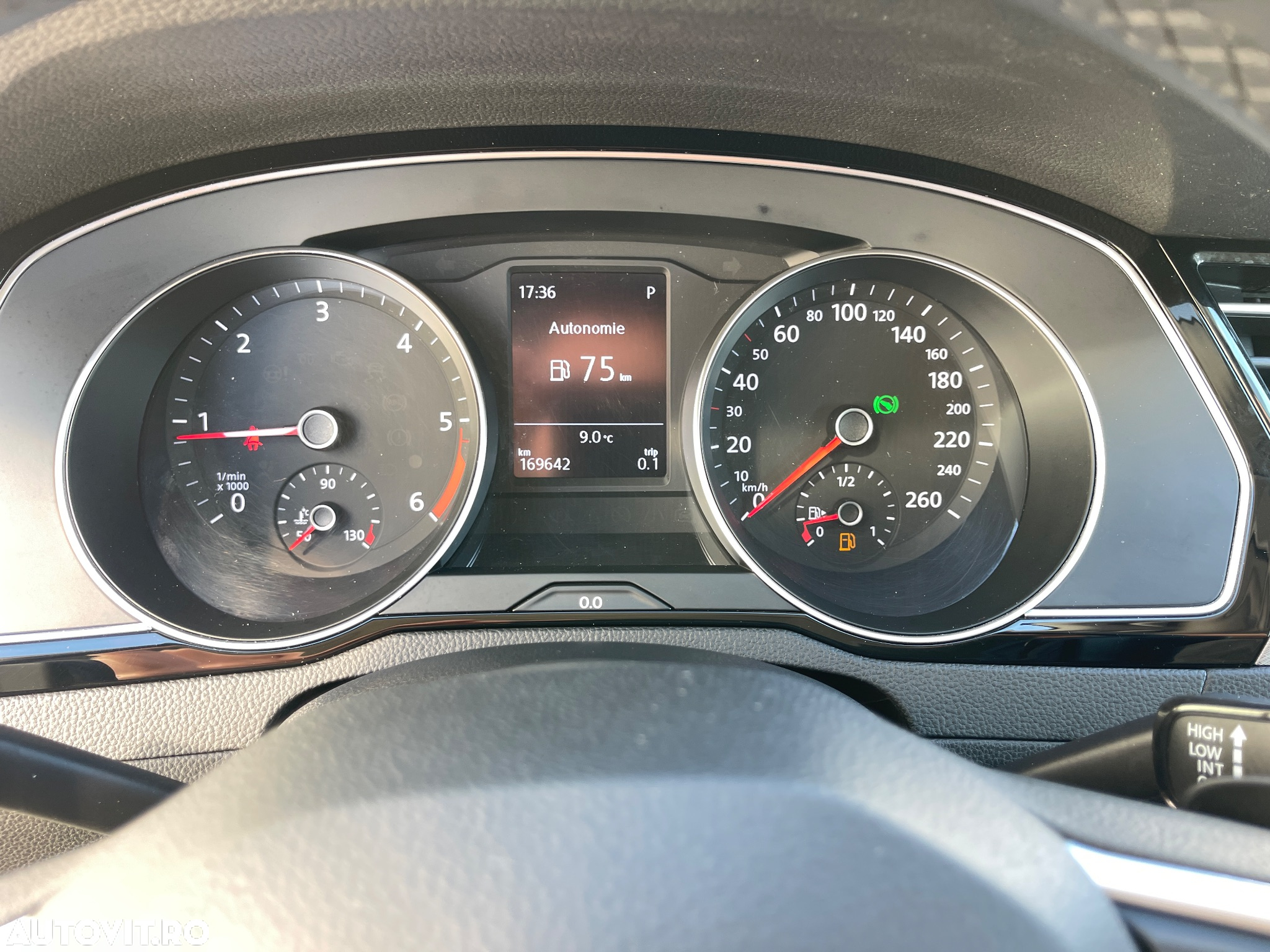 Volkswagen Passat - 38