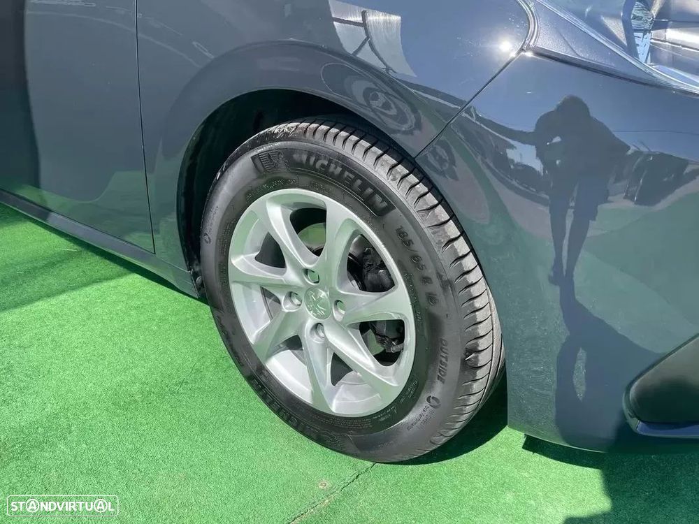 Peugeot 208 1.2 PureTech Active - 4