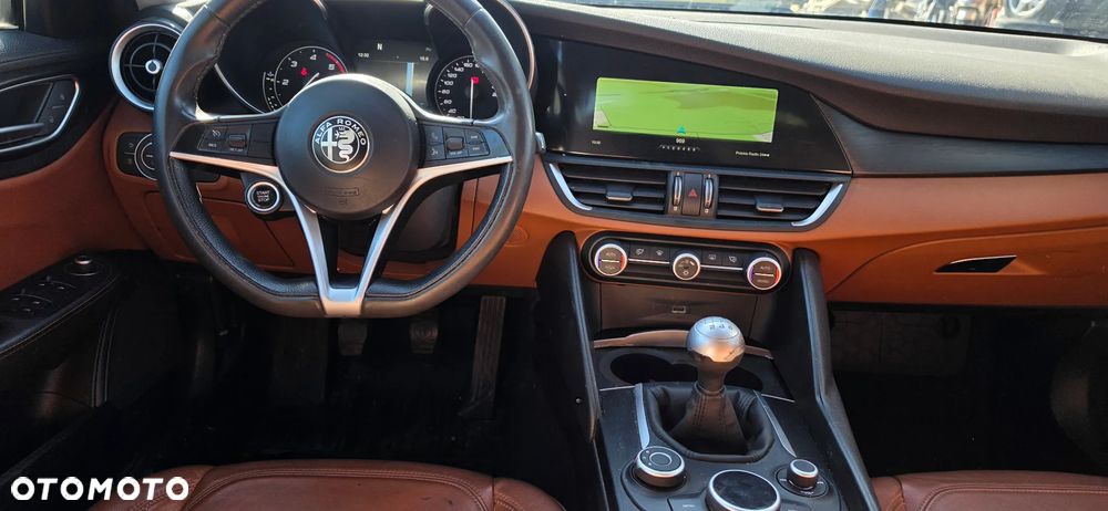 Alfa Romeo Giulia - 11