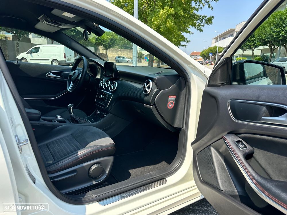 Mercedes-Benz A 180 d AMG Line - 40