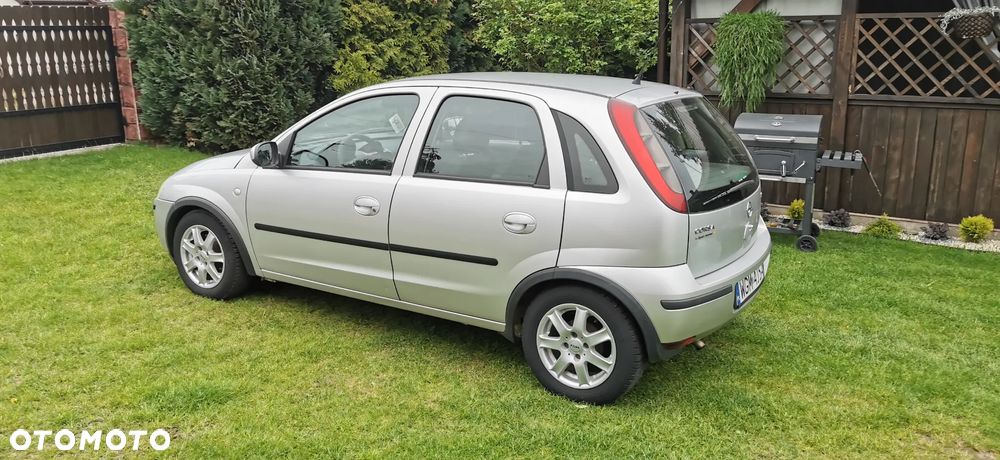 Opel Corsa 1.4 16V Essentia - 3