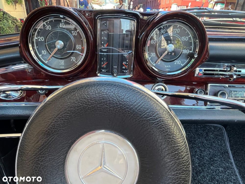 Mercedes-Benz W111 - 8