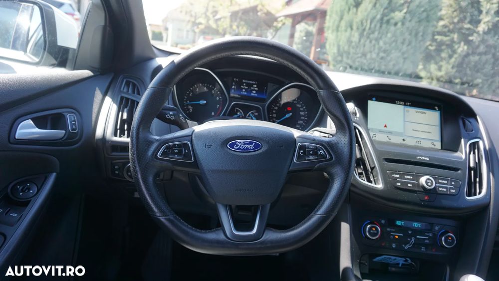Ford Focus 1.0 EcoBoost Start-Stopp-System ST-LINE DESIGN - 16