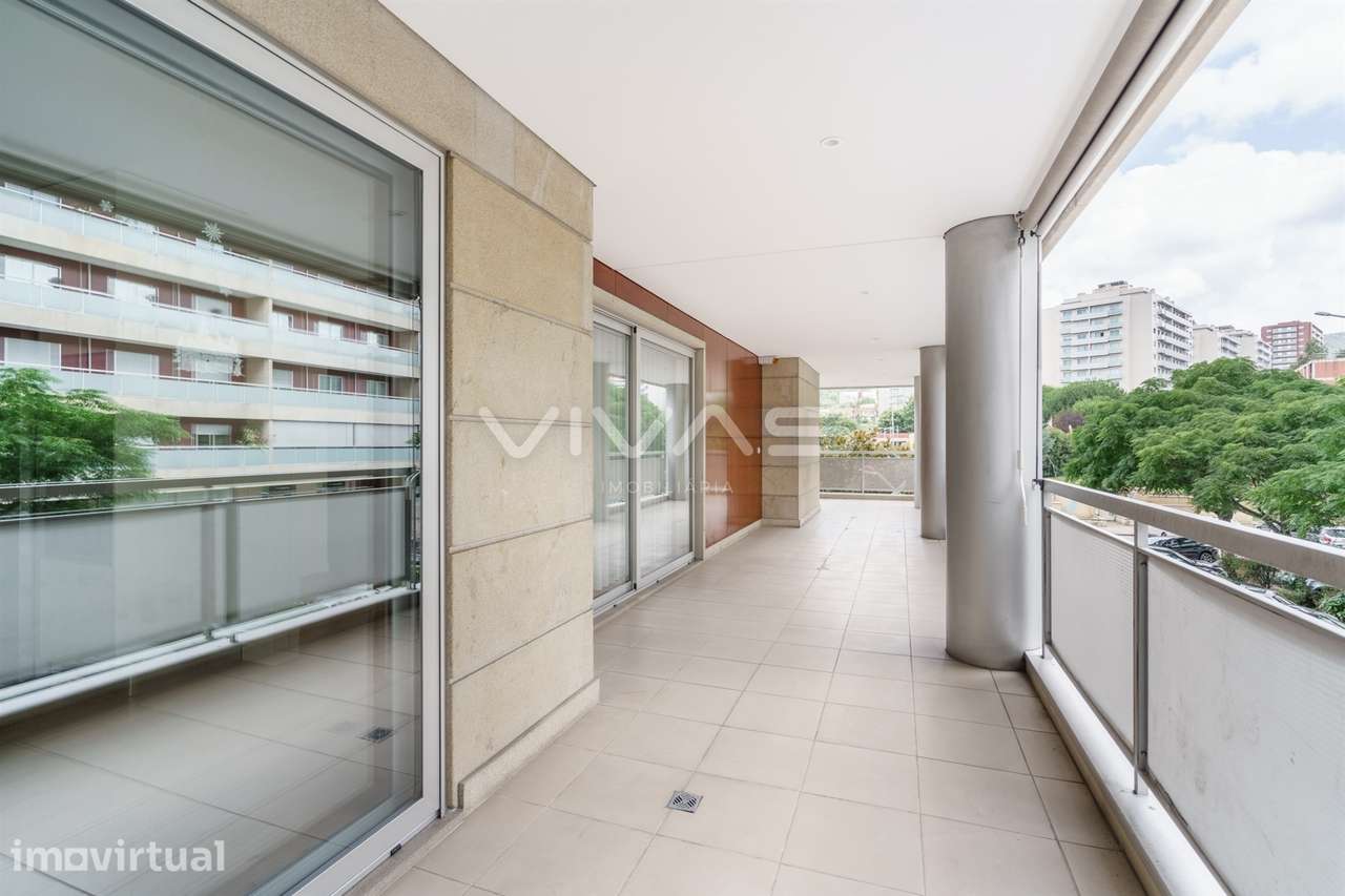 Apartamento T4 Arrendamento em Nogueira, Fraião e Lamaçães,Braga - Grande imagem: 4/46