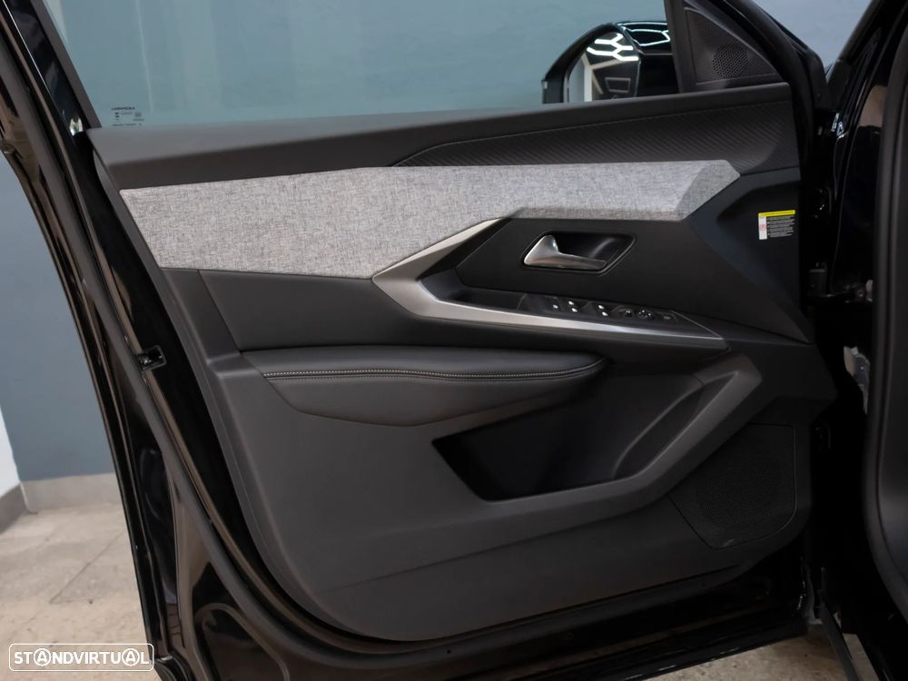 Peugeot 5008 1.2 Hybrid Allure e-DCS6 - 18