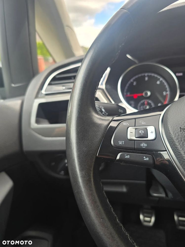 Volkswagen Touran 1.6 TDI SCR IQ.DRIVE - 20