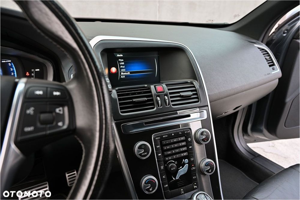 Volvo XC 60 D4 Drive-E R-Design Momentum - 24