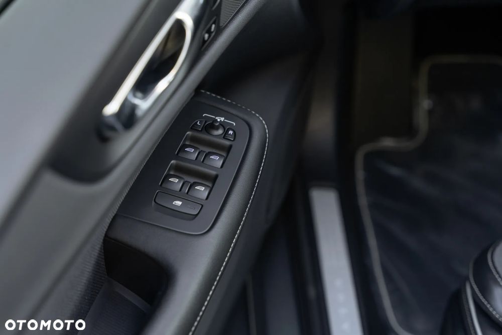 Volvo S60 B5 B AWD R-Design - 22