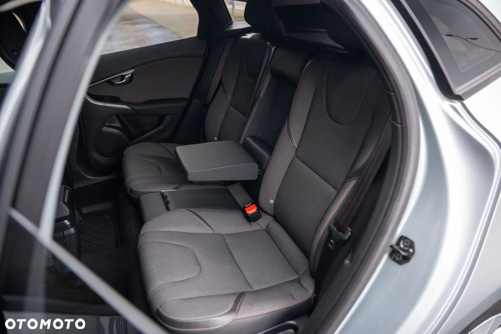 Volvo V40 Cross Country D3 Momentum - 34