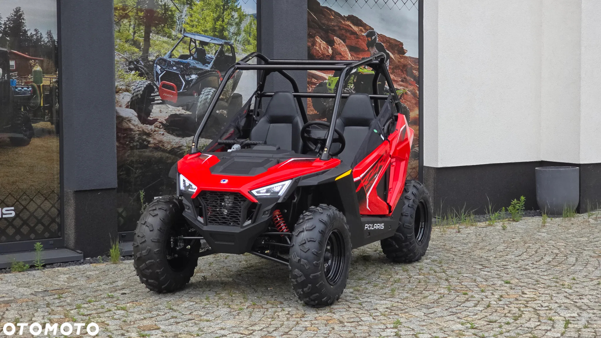 Polaris RZR - 12