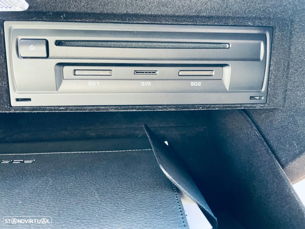 Porsche Panamera 4 E-Hybrid Platinum Edition - 25