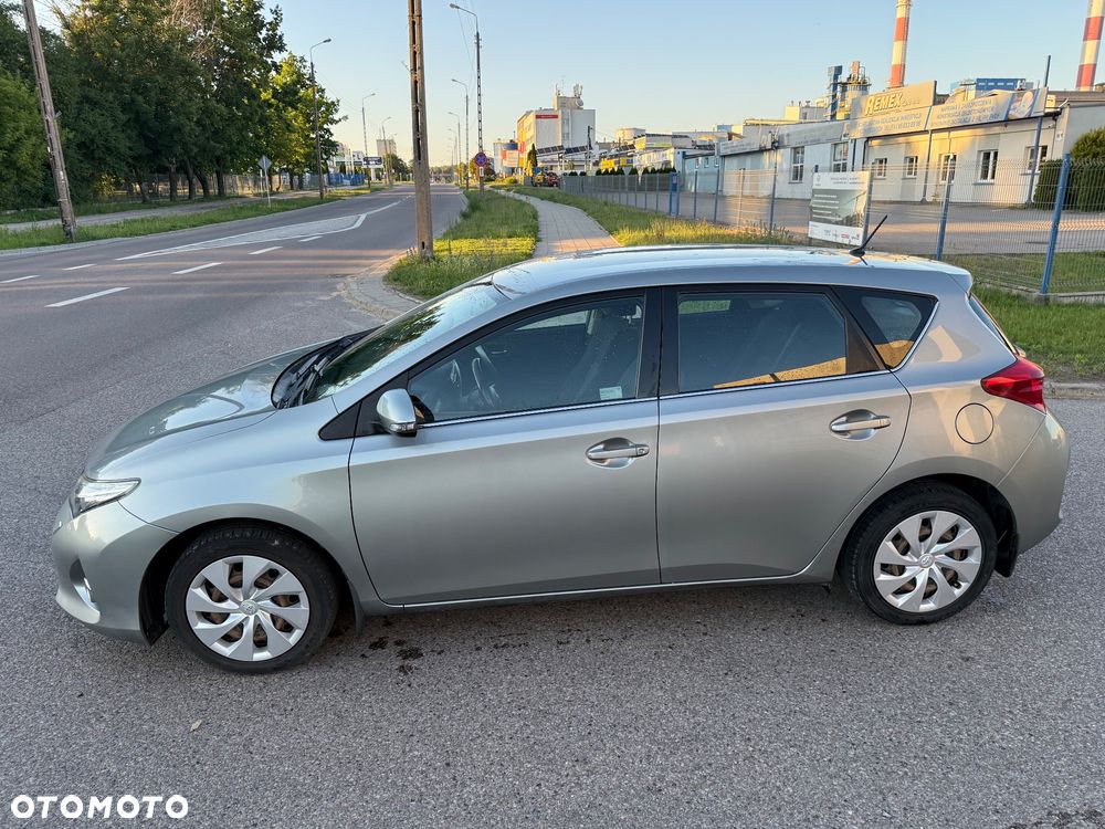 Toyota Auris 1.6 Executive - 6