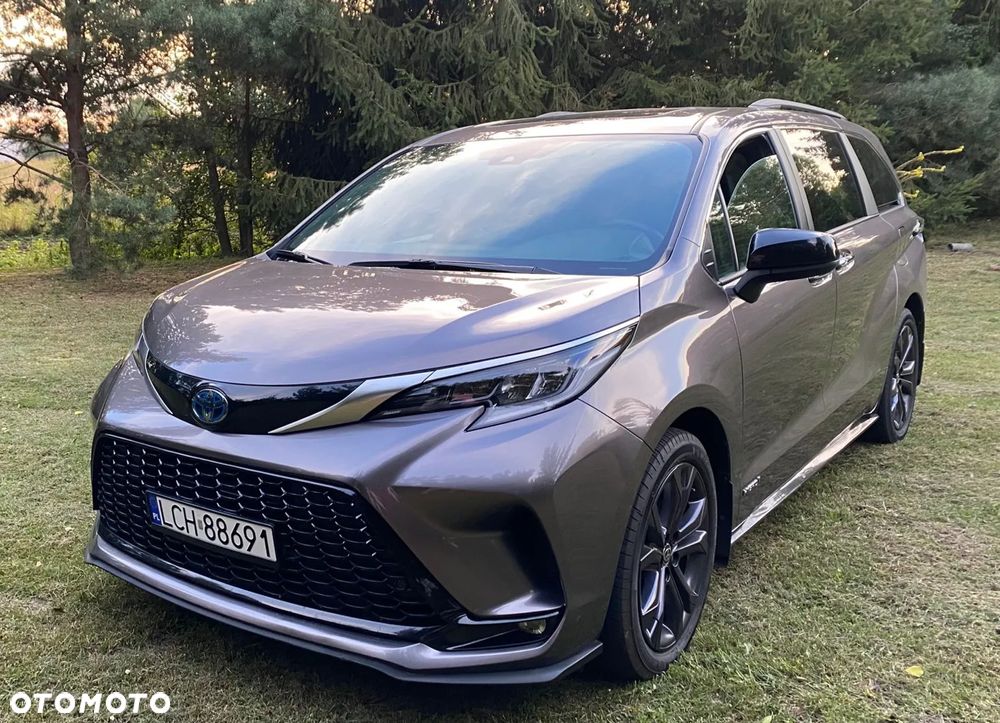 Toyota Sienna - 1