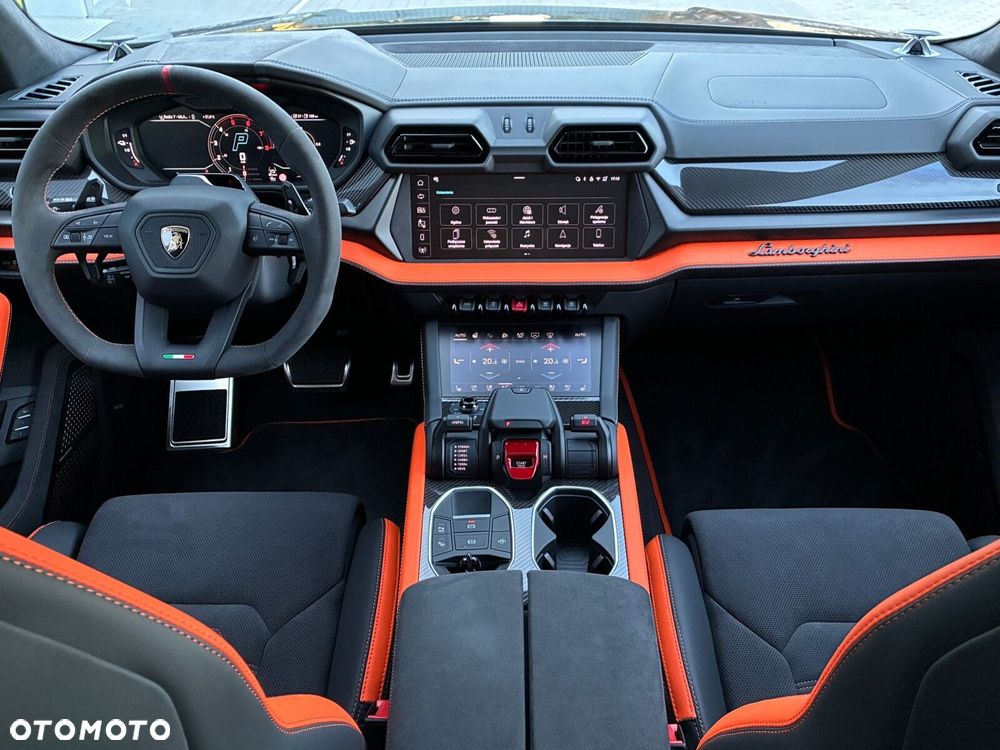Lamborghini Urus - 12