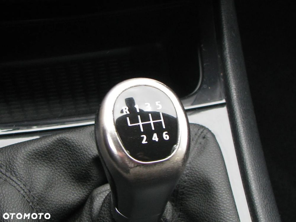 BMW Seria 1 118d DPF - 18