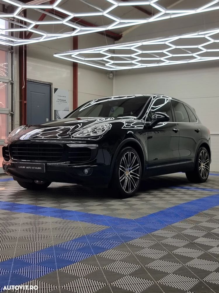 Porsche Cayenne - 16