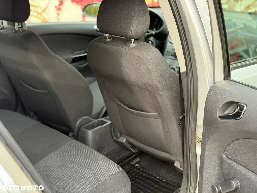 Opel Corsa 1.2 16V Enjoy - 9