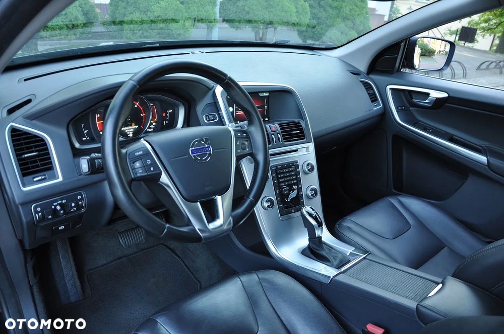 Volvo XC 60 D4 Geartronic Summum - 17