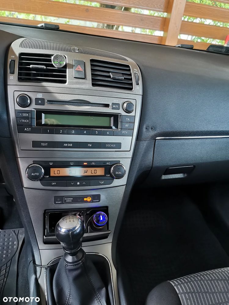 Toyota Avensis 2.0 D-4D Sol - 14