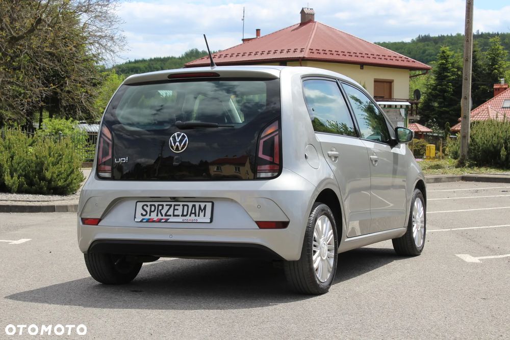 Volkswagen up! United - 11