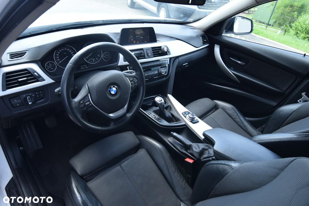 BMW Seria 3 318d - 20