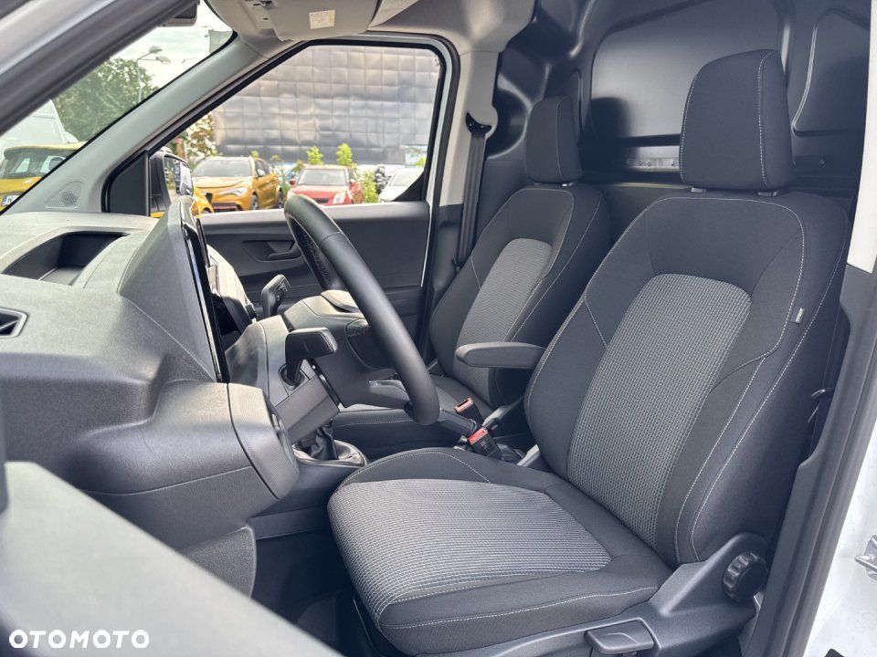 Ford Transit Courier - 16