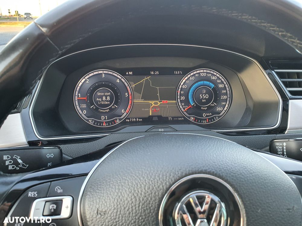 Volkswagen Passat - 11