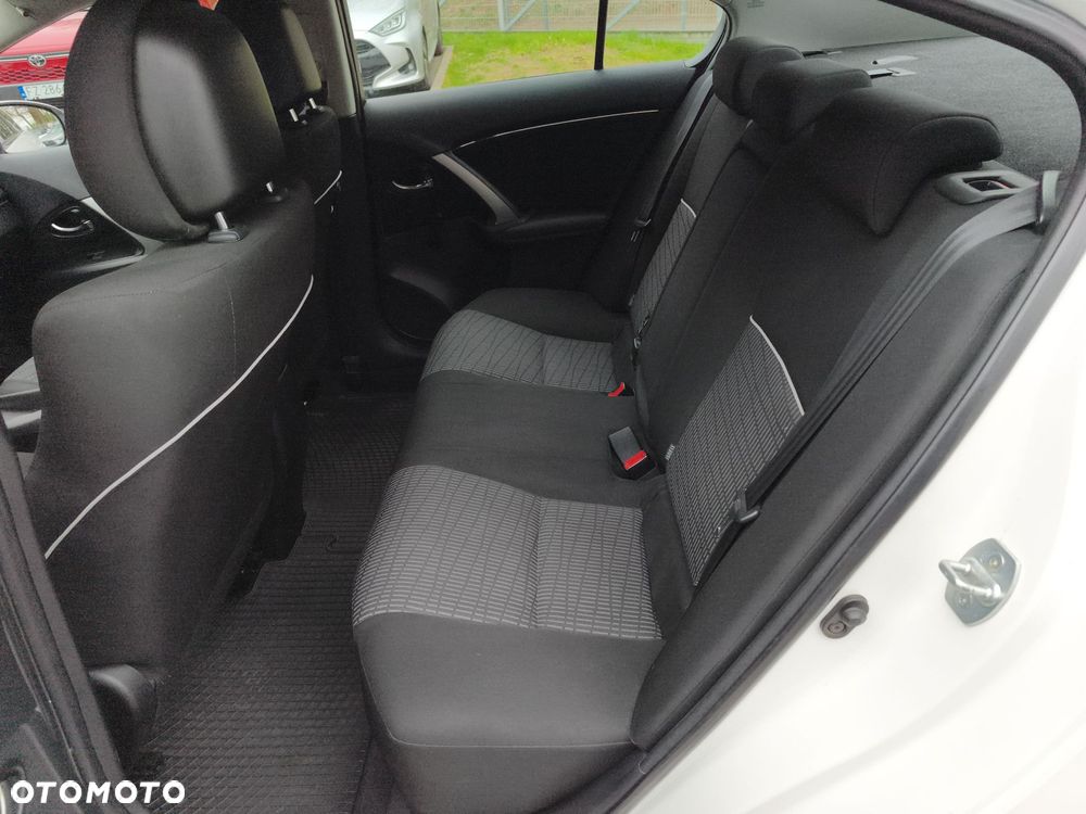 Toyota Avensis 1.8 Active - 14